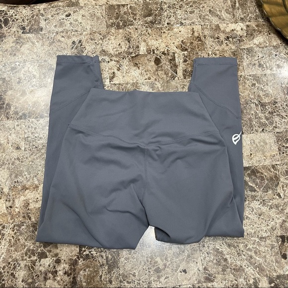 P’tula Alainah grey leggings SZ medium. - Picture 6 of 7